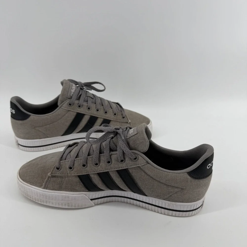 Adidas Daily 3.0 Sneaker Mens 9.5 Grey FW3270 Low Top Canvas Skate Shoes